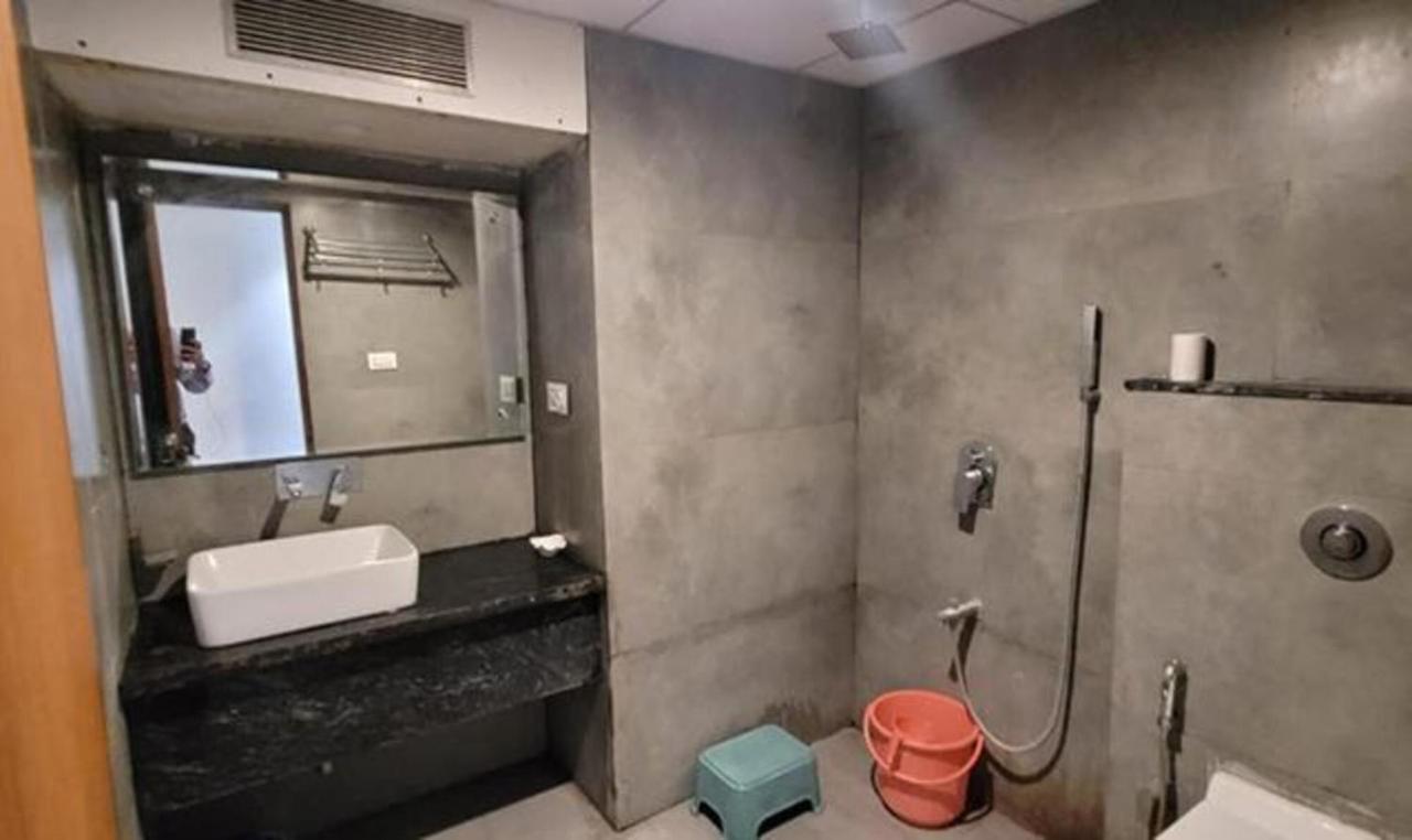 ואדודרה Fabhotel Prime Sapphire Regency מראה חיצוני תמונה