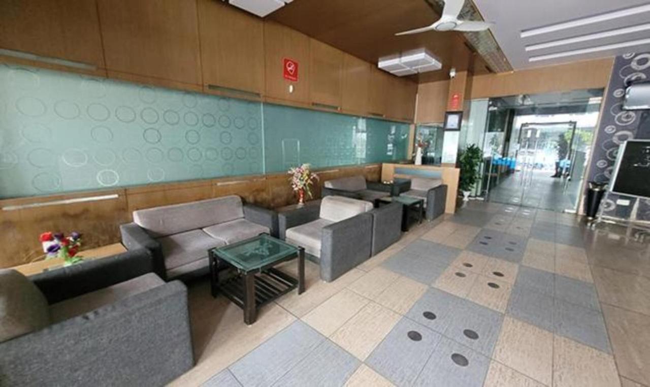 ואדודרה Fabhotel Prime Sapphire Regency מראה חיצוני תמונה
